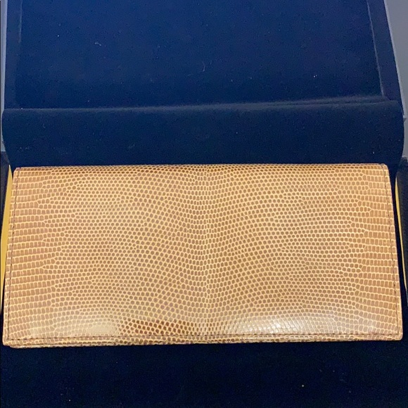 Brand New/Never used wallet, with box - Picture 3 of 4